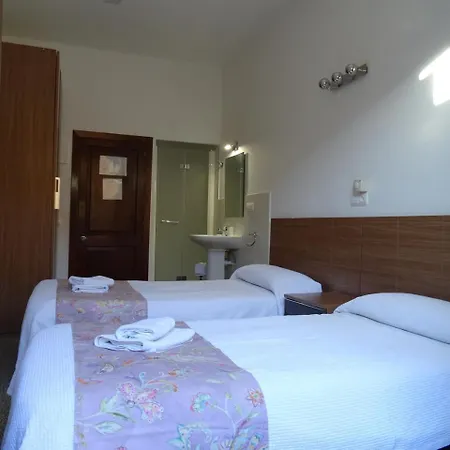 Hostal Ritzi-3